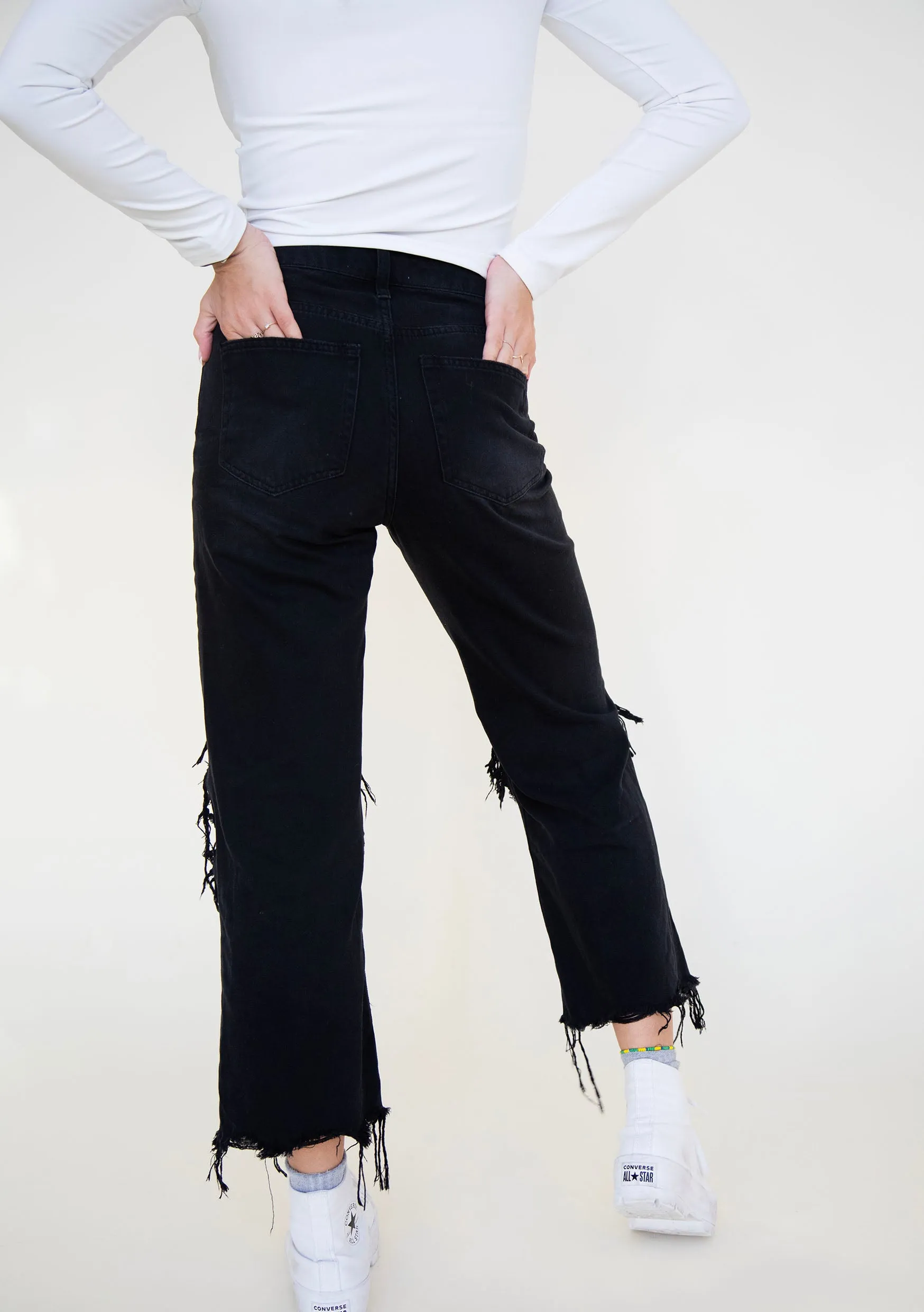 Avalon High Rise 90's Distressed Jeans in Black