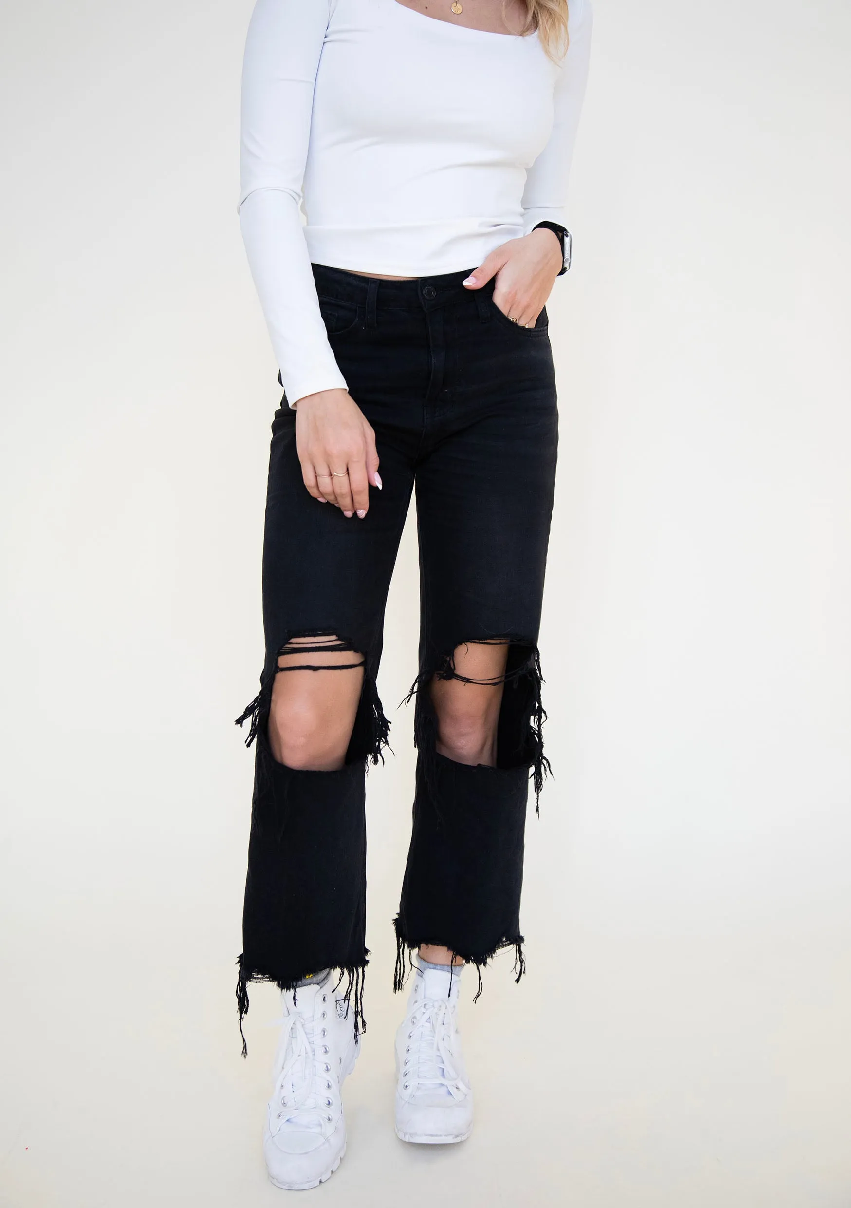 Avalon High Rise 90's Distressed Jeans in Black