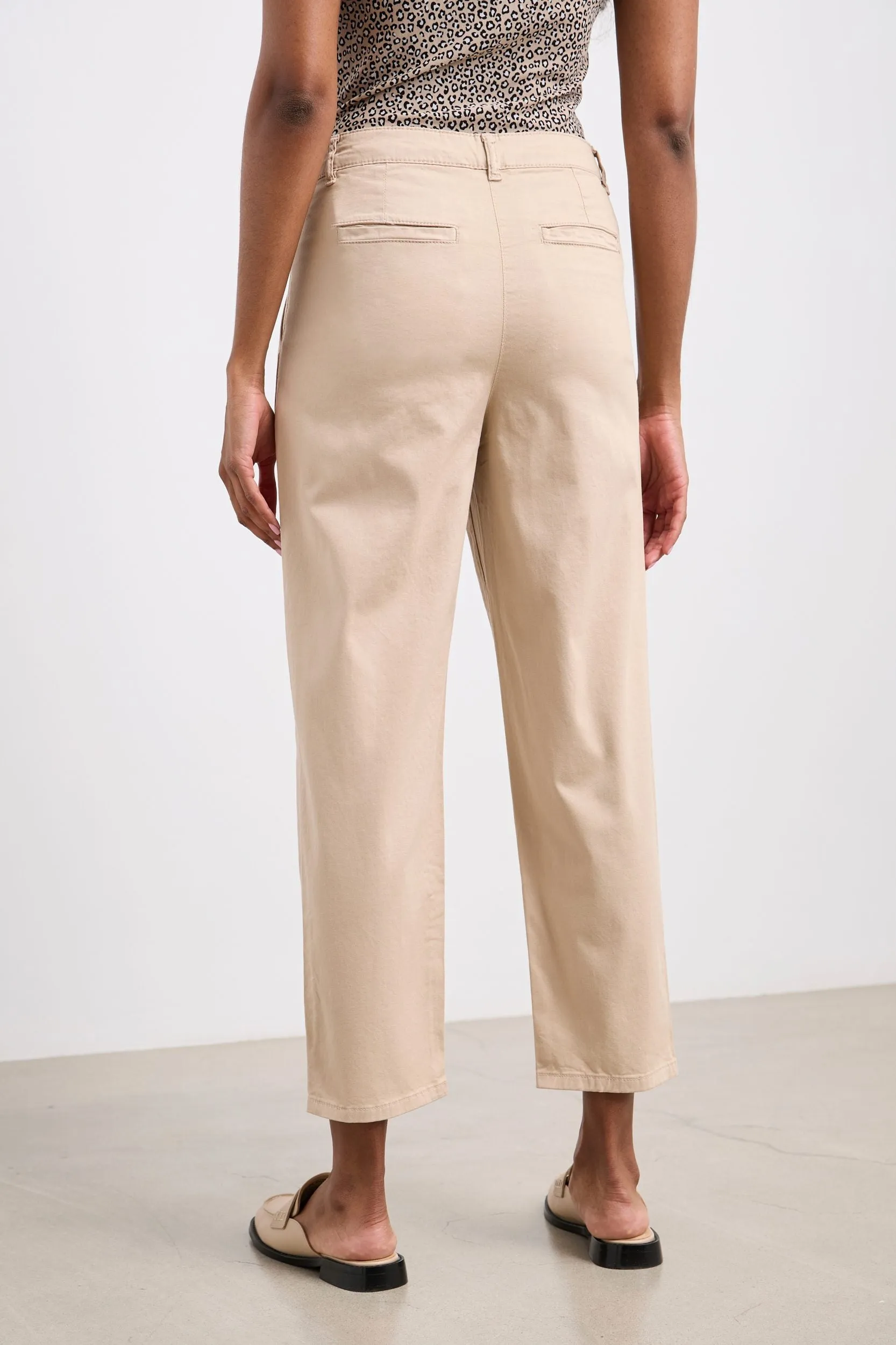 Casual cropped pants with pleats