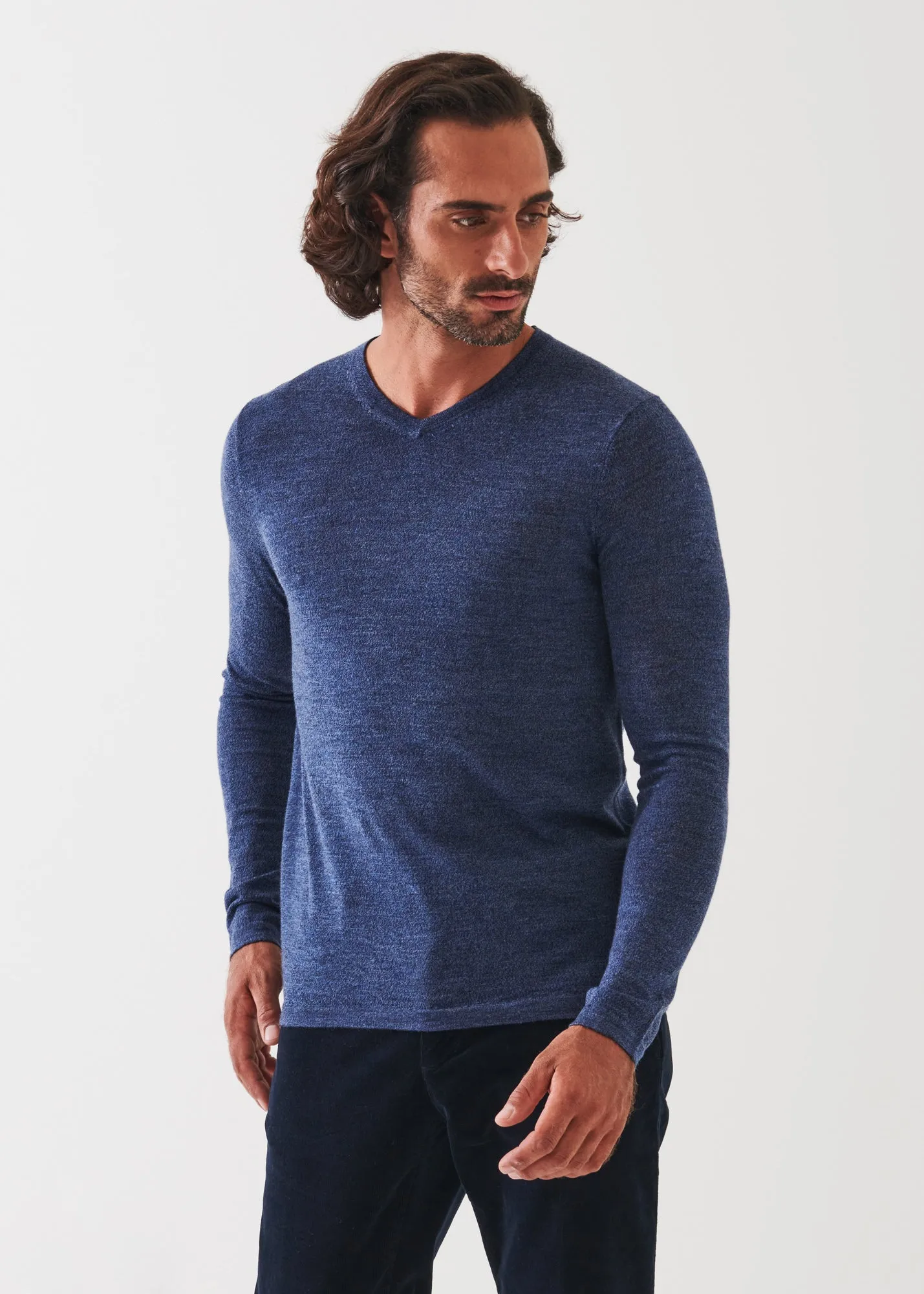 EXTRA-FINE MERINO V-NECK