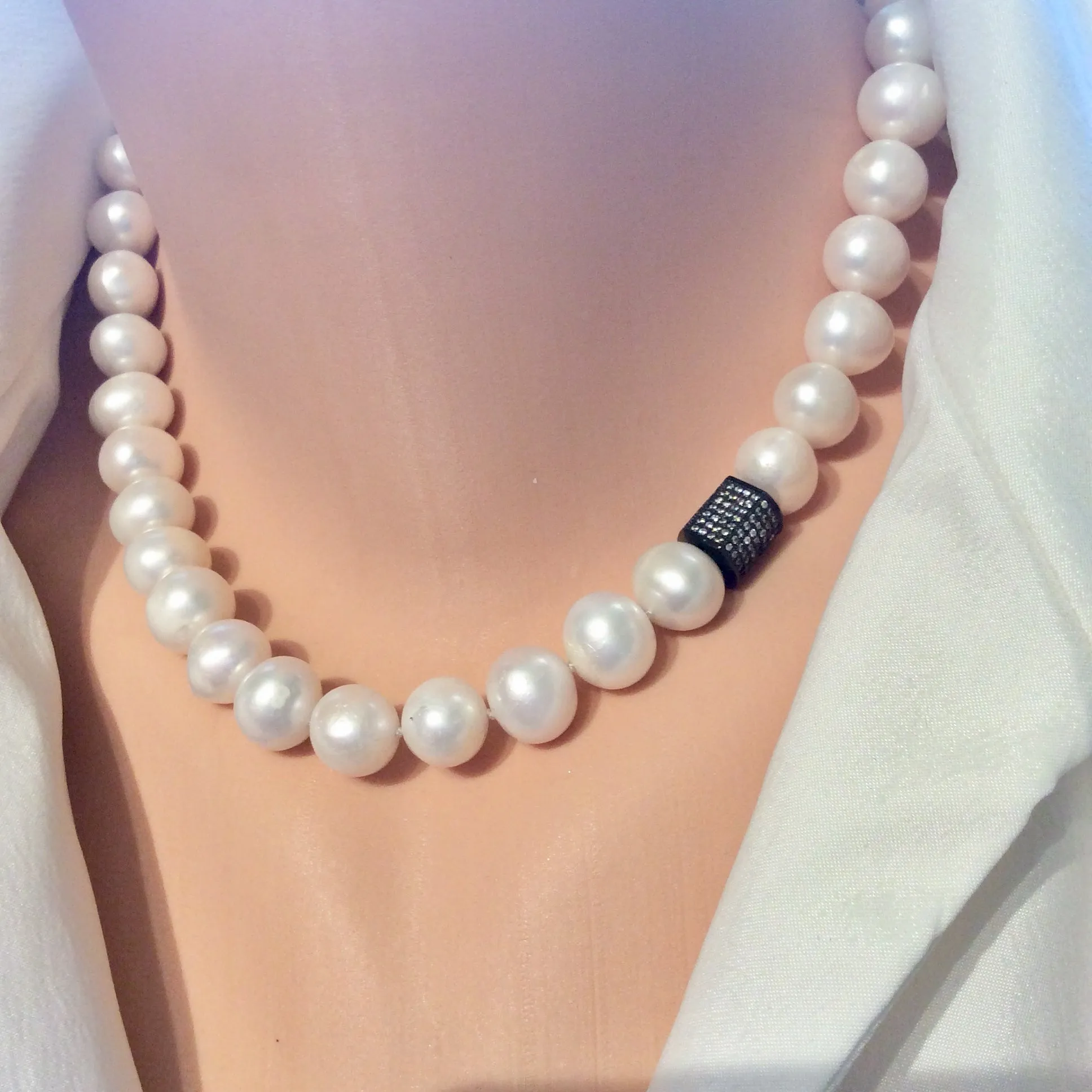 Freshwater Pearl Bridal Necklace, White Pearls Short Necklace, 16.5in