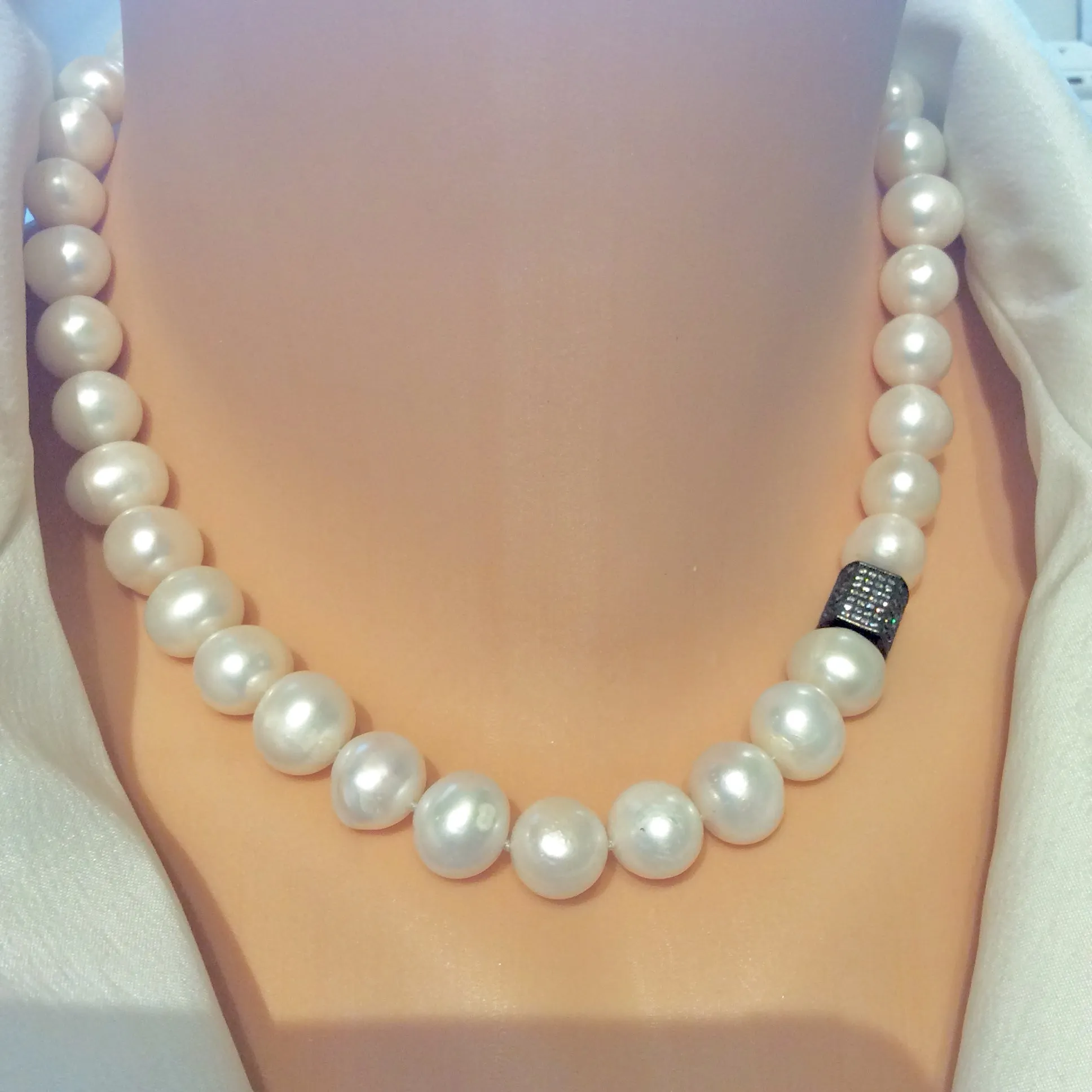 Freshwater Pearl Bridal Necklace, White Pearls Short Necklace, 16.5in