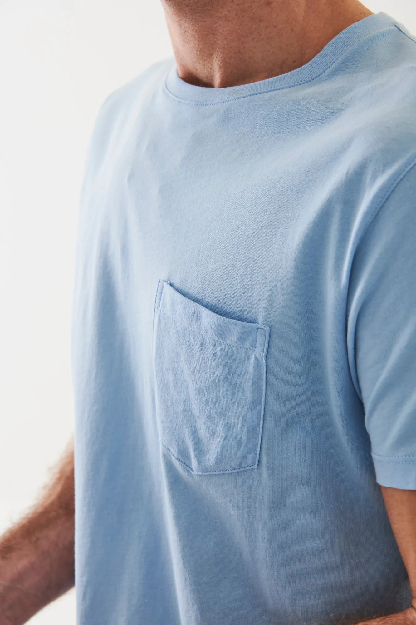 LIGHTWEIGHT PIMA COTTON POCKET T-SHIRT