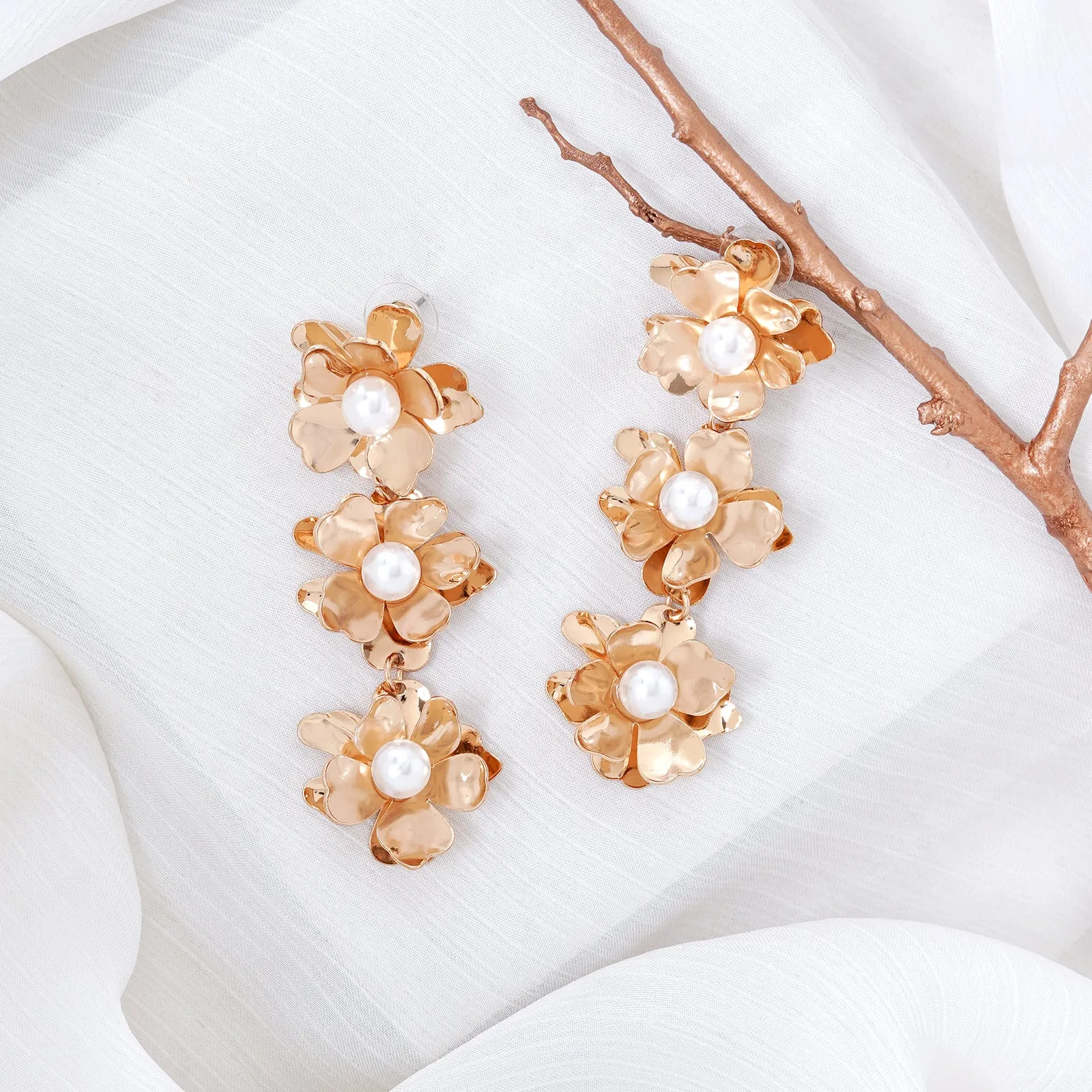 Nerine Gold Earrings