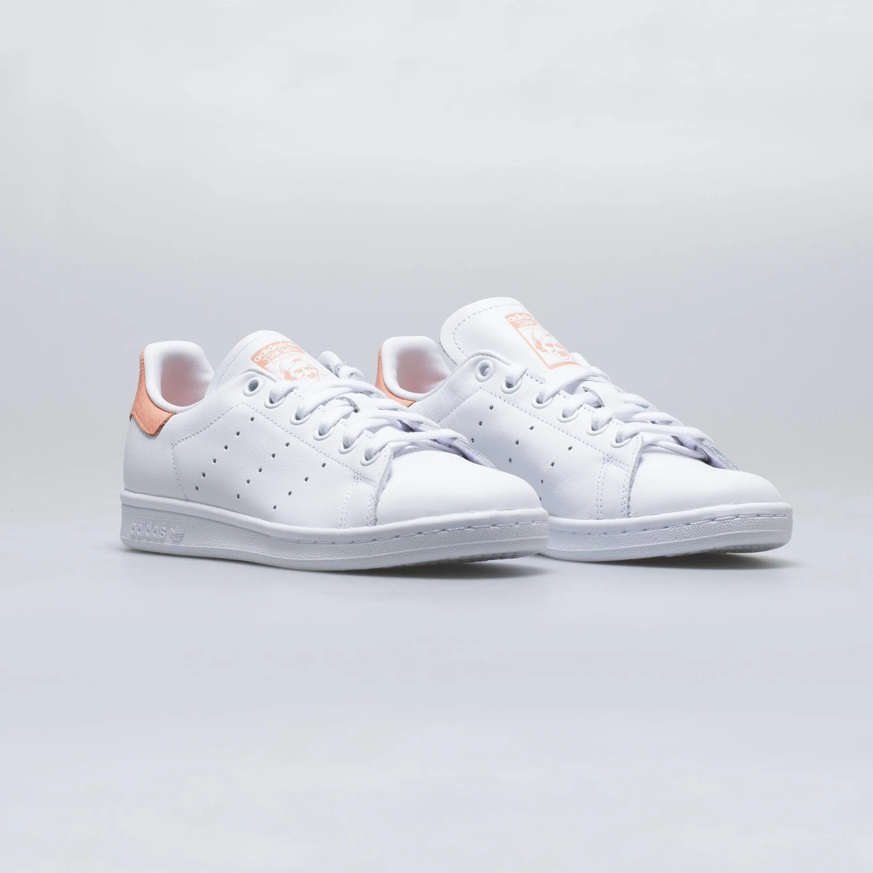 Stan Smith Womens Lifestyle Shoe - White/Coral